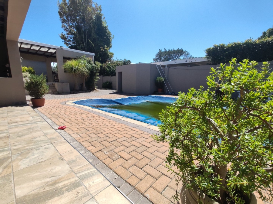 7 Bedroom Property for Sale in Walmer Eastern Cape